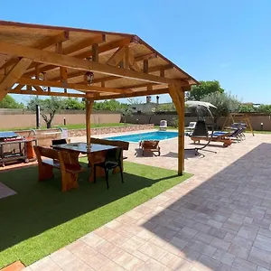 Apartment Rosa, Loborika